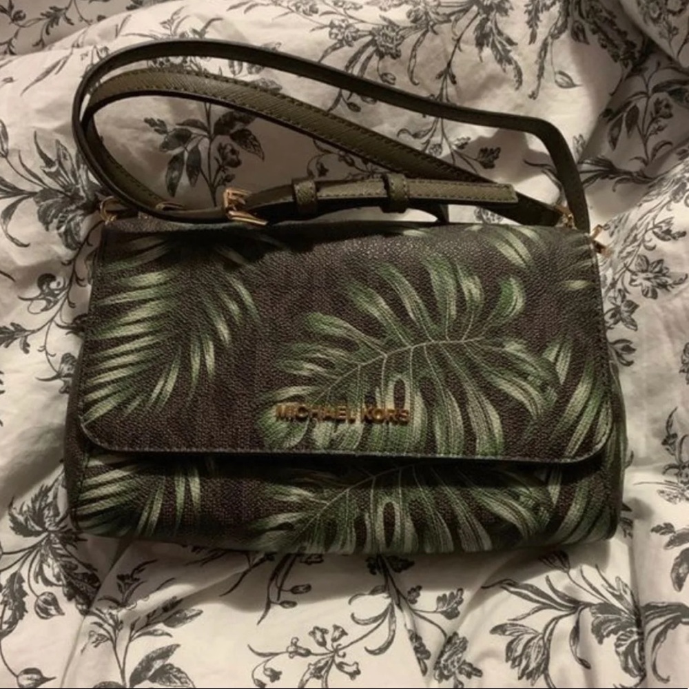 Michael kors purse